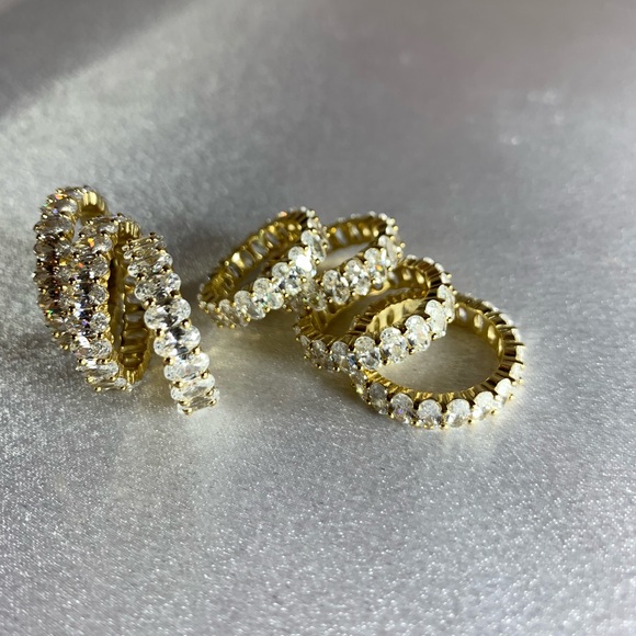 ETERNITY RING ⭐️✨ - Picture 3 of 3